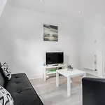 Cosy And Functional 1 Bedroom Flat In London